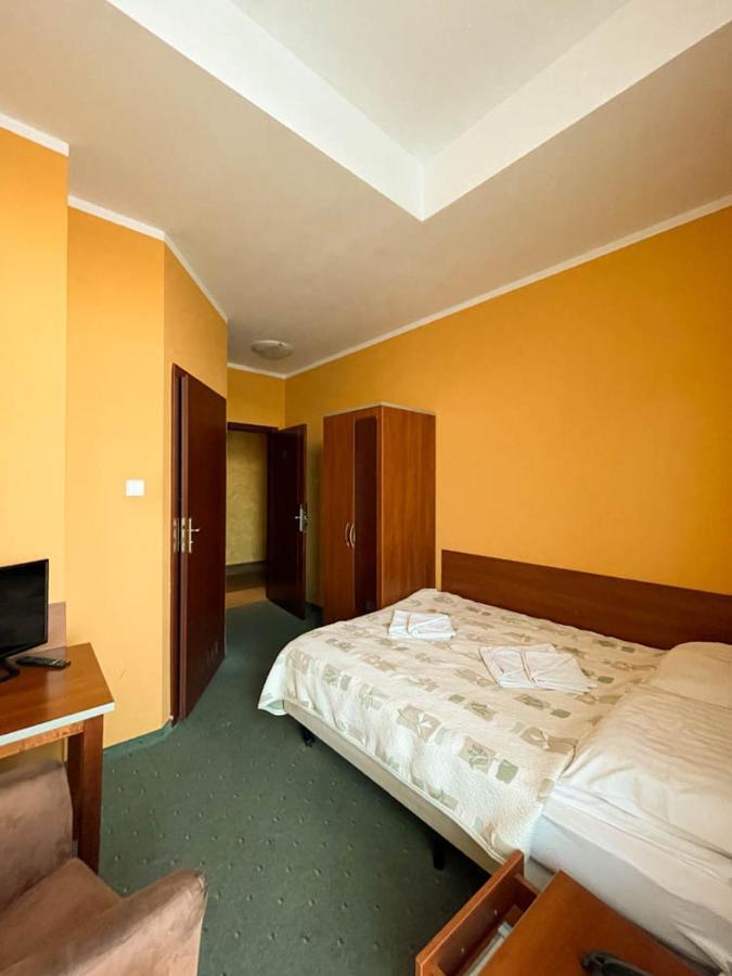 Hotel Sens Mierzyn  Eksteriør bilde
